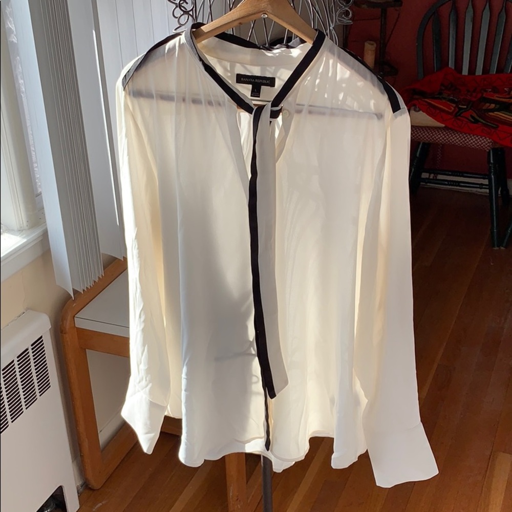 BR Button Down Tie Neck Blouse - Large